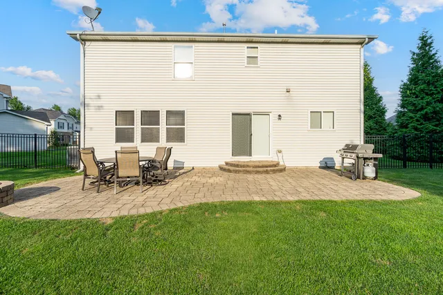 a view of outdoor space yard and patio