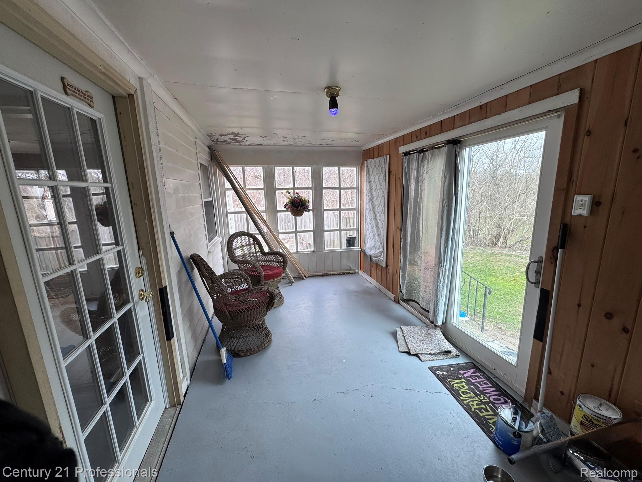 2021 West Rose Center Road Holly, MI 48442 - Photo 14 of 30 Sunroom / solarium with french doors