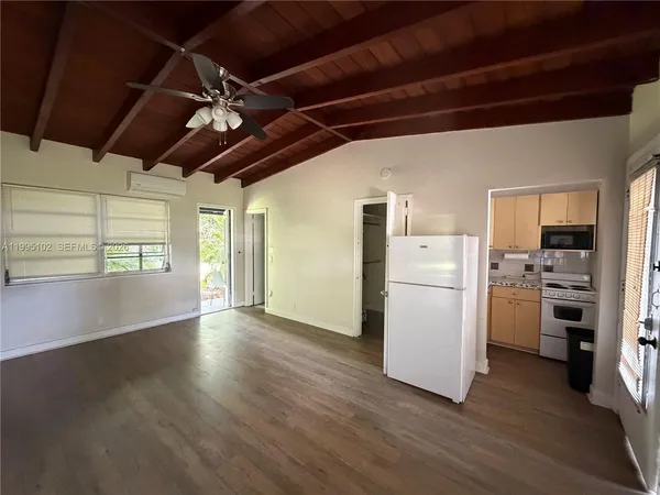 $1,600 | 1580 Northeast 145th Street, Unit 1582, Miami, FL 33161