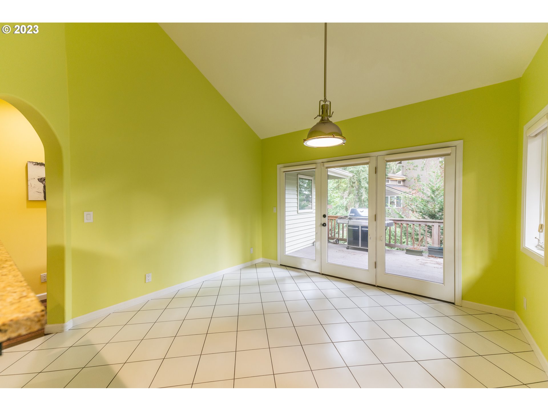 3955 Spring Boulevard Eugene, OR 97405 - Photo 10 of 48 a view of an empty room with a window