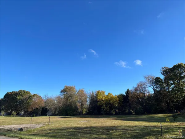 $99,500 | 4640 Melanie Lane, White Lake, MI 48383