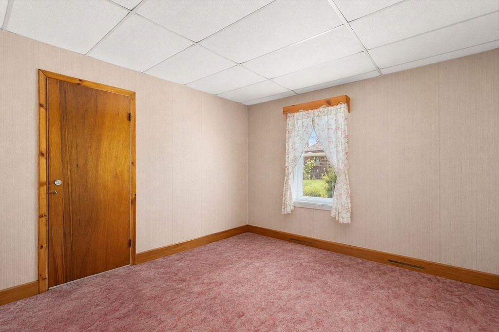 143 Spencer Street Fall River, MA 02721 - Photo 11 of 34