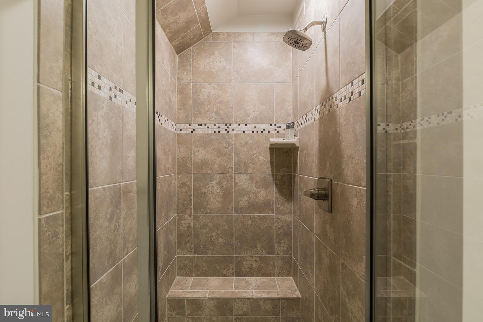 2102 Hemlock Bay Road Dumfries, VA 22026 - Photo 32 of 44 Full bathroom upper level 2