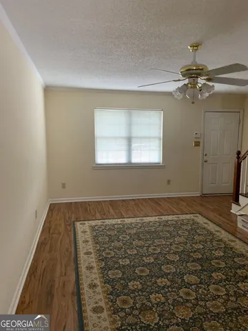a view of empty room with window