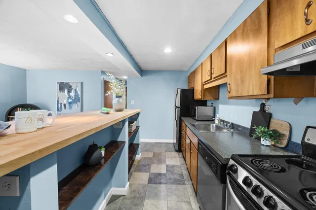 $399,000 | 129 Pine Street, Unit 2, Portland, ME 04102