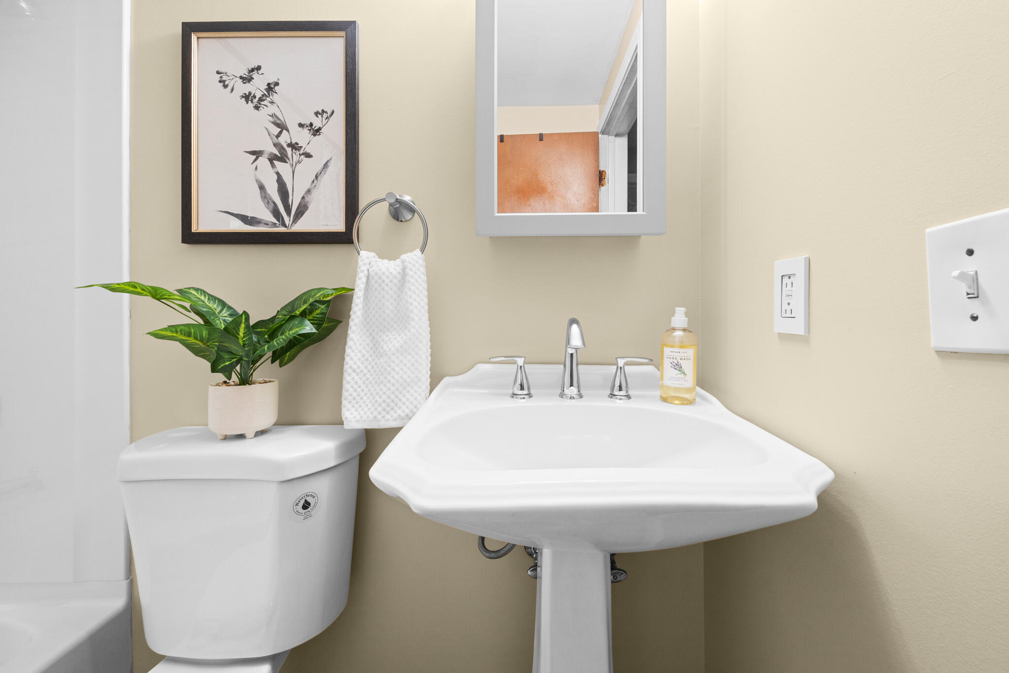 129 Pine Street, Unit 2 Portland, ME 04102 - Photo 13 of 32 APT-17