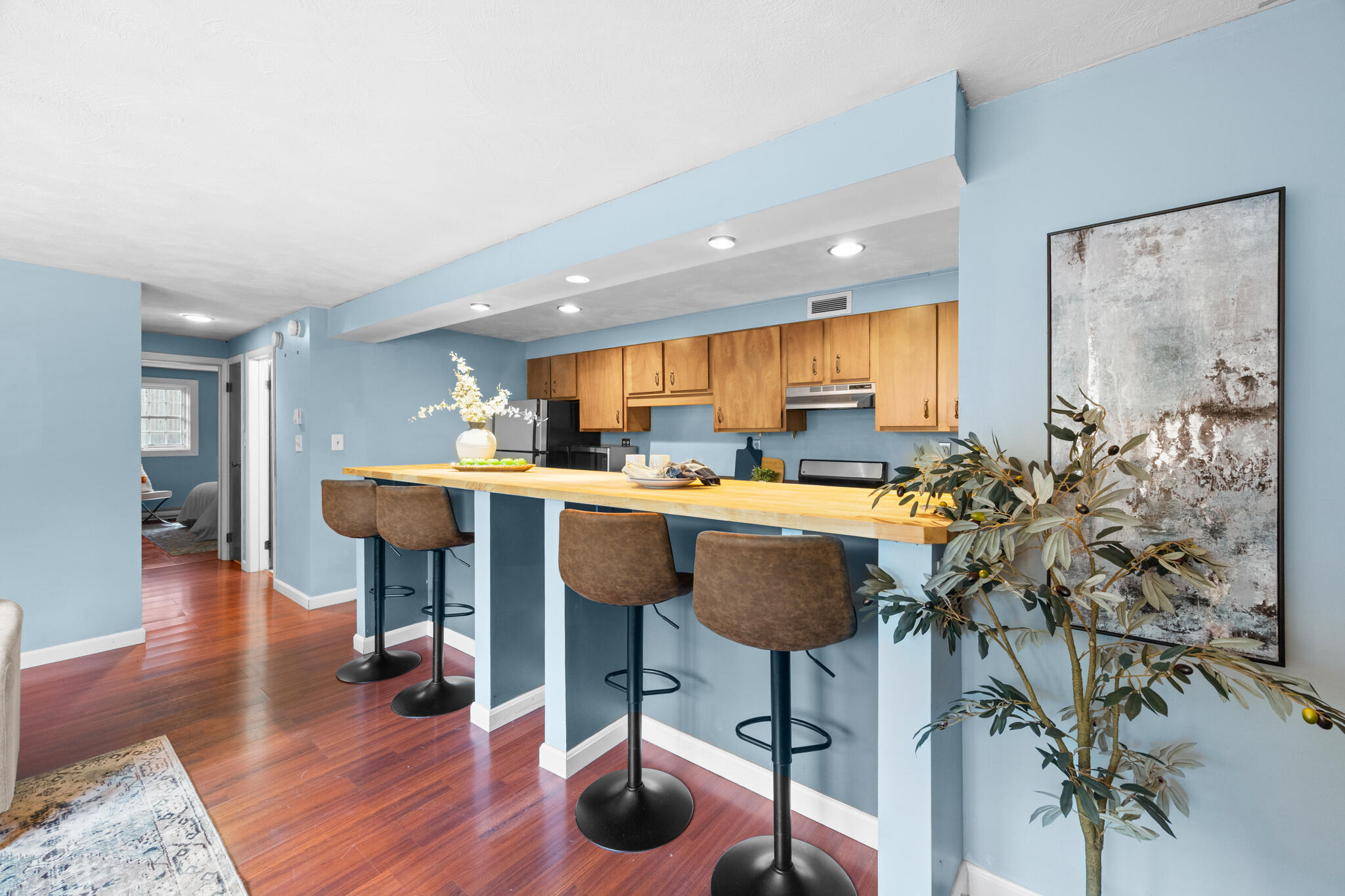 129 Pine Street, Unit 2 Portland, ME 04102 - Photo 8 of 32 APT-8