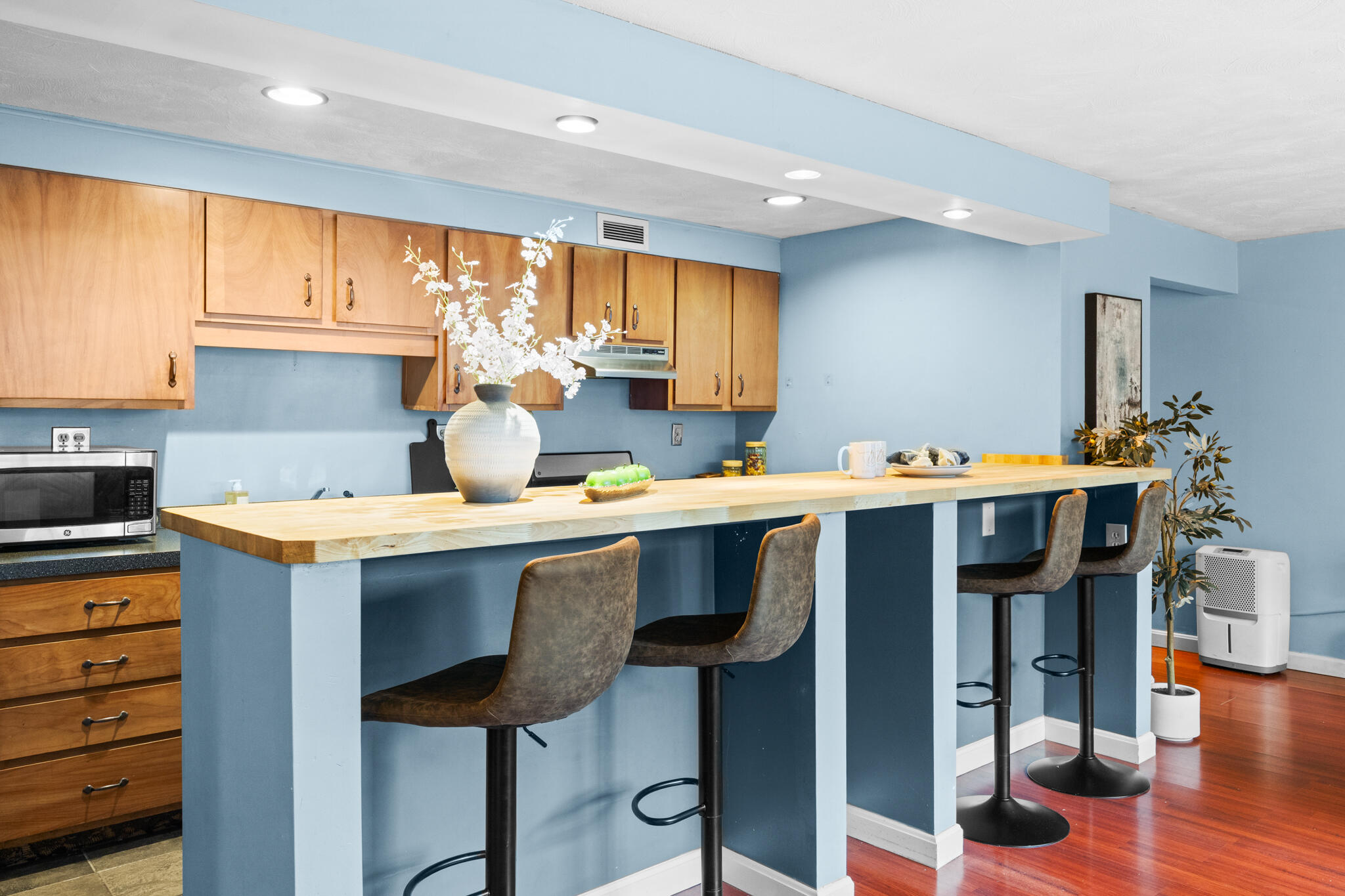 129 Pine Street, Unit 2 Portland, ME 04102 - Photo 9 of 32 APT-9