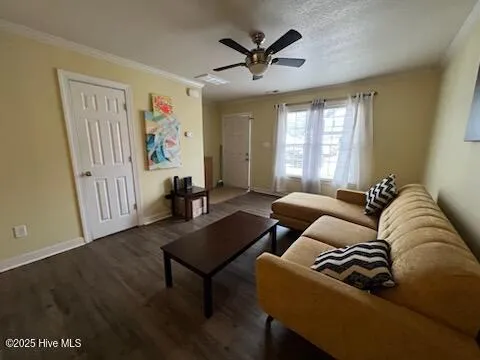 $1,225 | 605 Streamwood Drive, Jacksonville, NC 28546