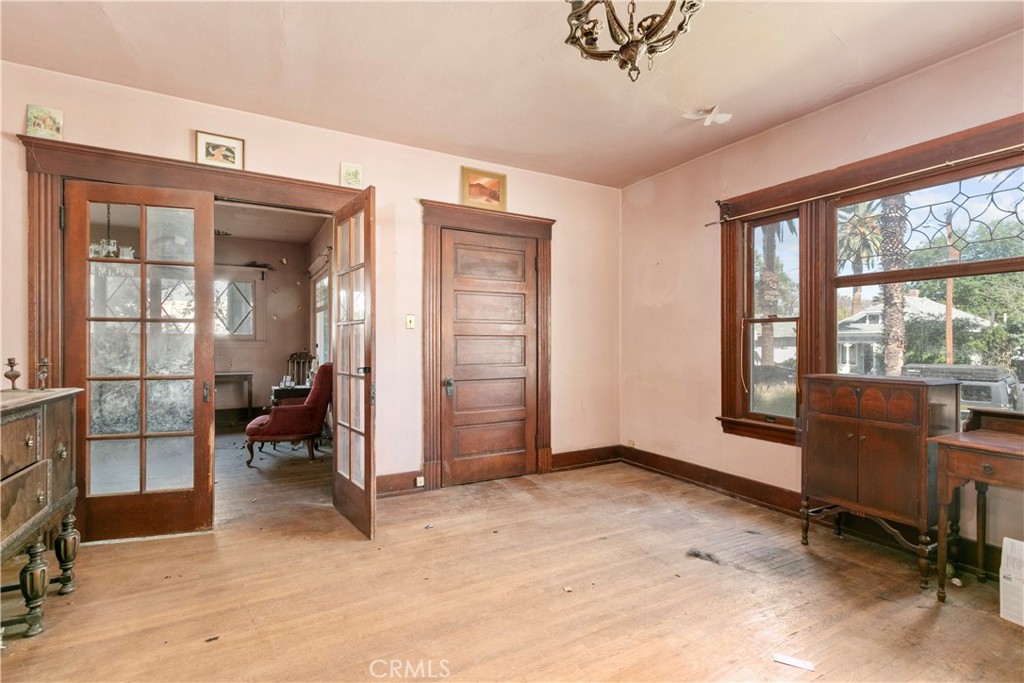 3893 Pine Street Riverside, CA 92501 - Photo 7 of 46