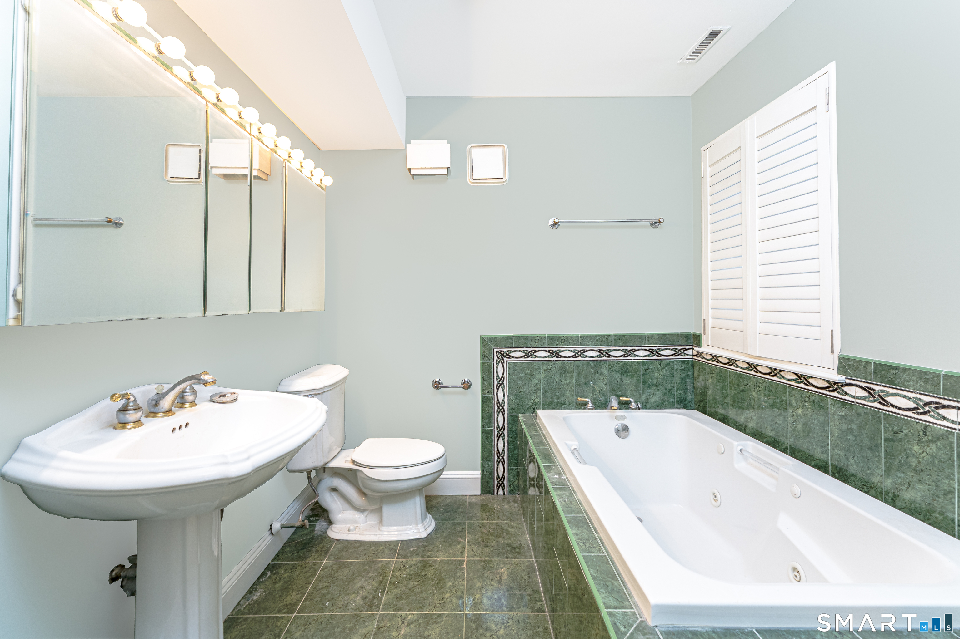 1 Mansfield Grove Road, Unit 103 East Haven, CT 06512 - Photo 22 of 39