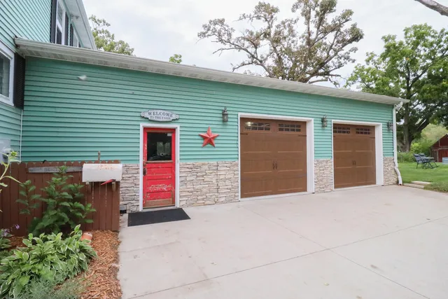 $649,000 | W5381 County Road West, Holmen, WI 54636