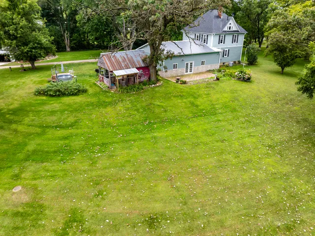 $649,000 | W5381 County Road West, Holmen, WI 54636