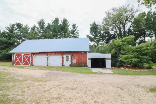 $649,000 | W5381 County Road West, Holmen, WI 54636