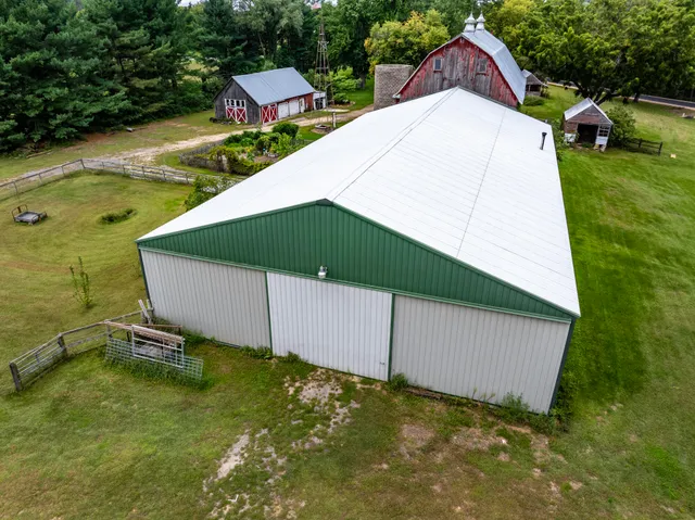 $649,000 | W5381 County Road West, Holmen, WI 54636