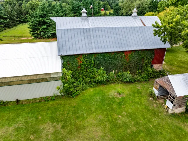 $649,000 | W5381 County Road West, Holmen, WI 54636