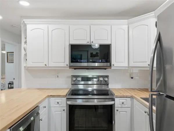 $354,900 | 1004 West 7th Street, New Smyrna Beach, FL 32168