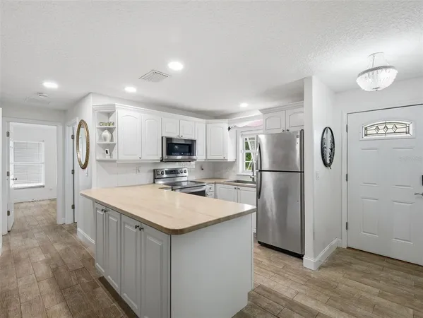 $354,900 | 1004 West 7th Street, New Smyrna Beach, FL 32168