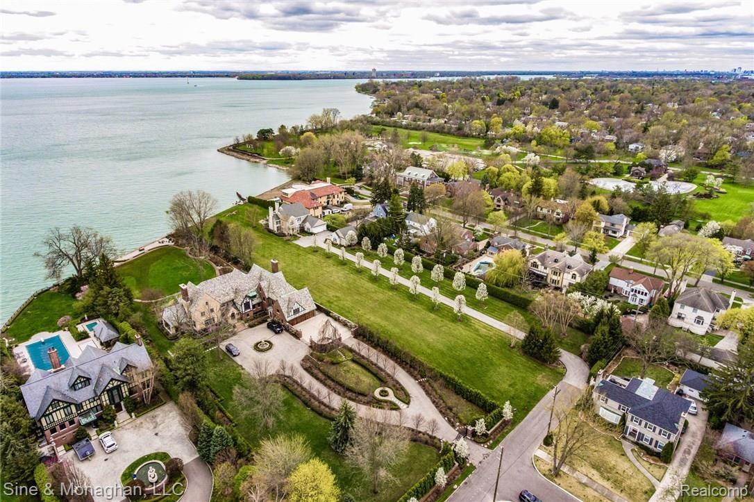 747 Whittier Road Grosse Pointe, MI 48230 - Photo 66 of 96 079-Aerial-4044890-medium.jpg