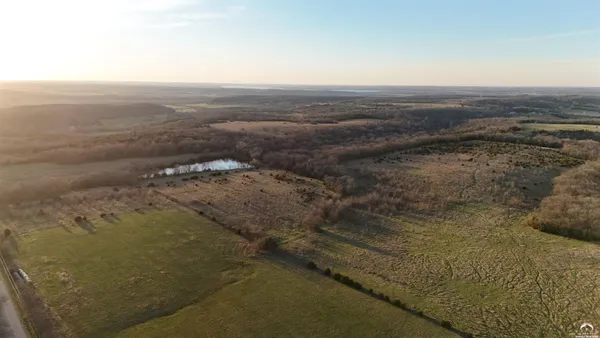 $1,600,000 | 1240 North 900 Road, Lawrence, KS 66047