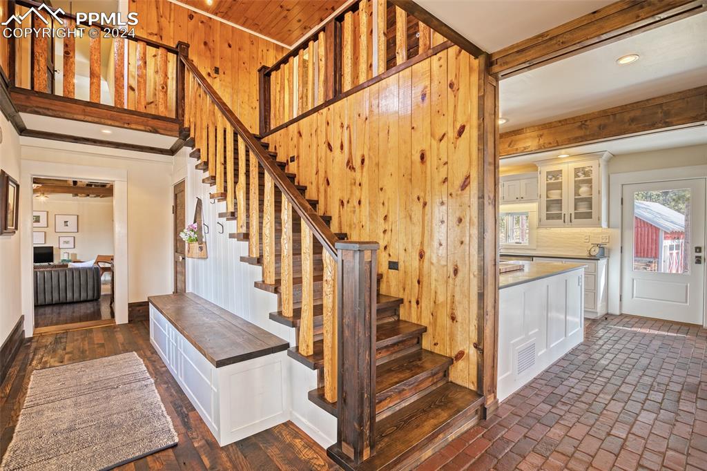 11508 Shaugnessy Road Colorado Springs, CO 80908 - Photo 14 of 49 a view of an entryway