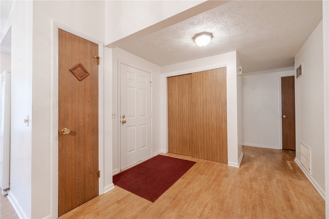 67 Tall Tree Drive Penfield, NY 14526 - Photo 4 of 23