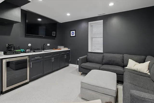 $5,999 | 5240 West Winnemac Avenue, Chicago, IL 60630