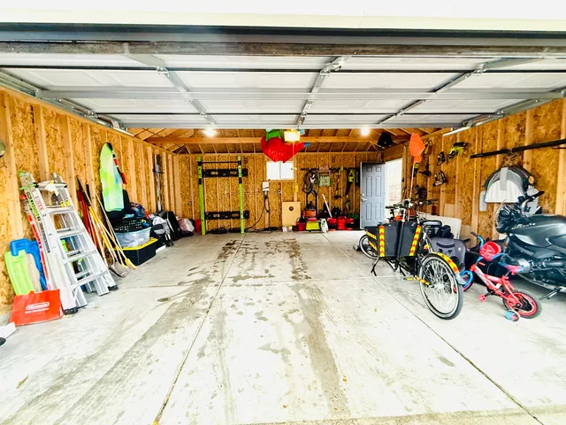 $5,999 | 5240 West Winnemac Avenue, Chicago, IL 60630