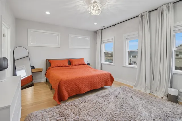 $5,999 | 5240 West Winnemac Avenue, Chicago, IL 60630