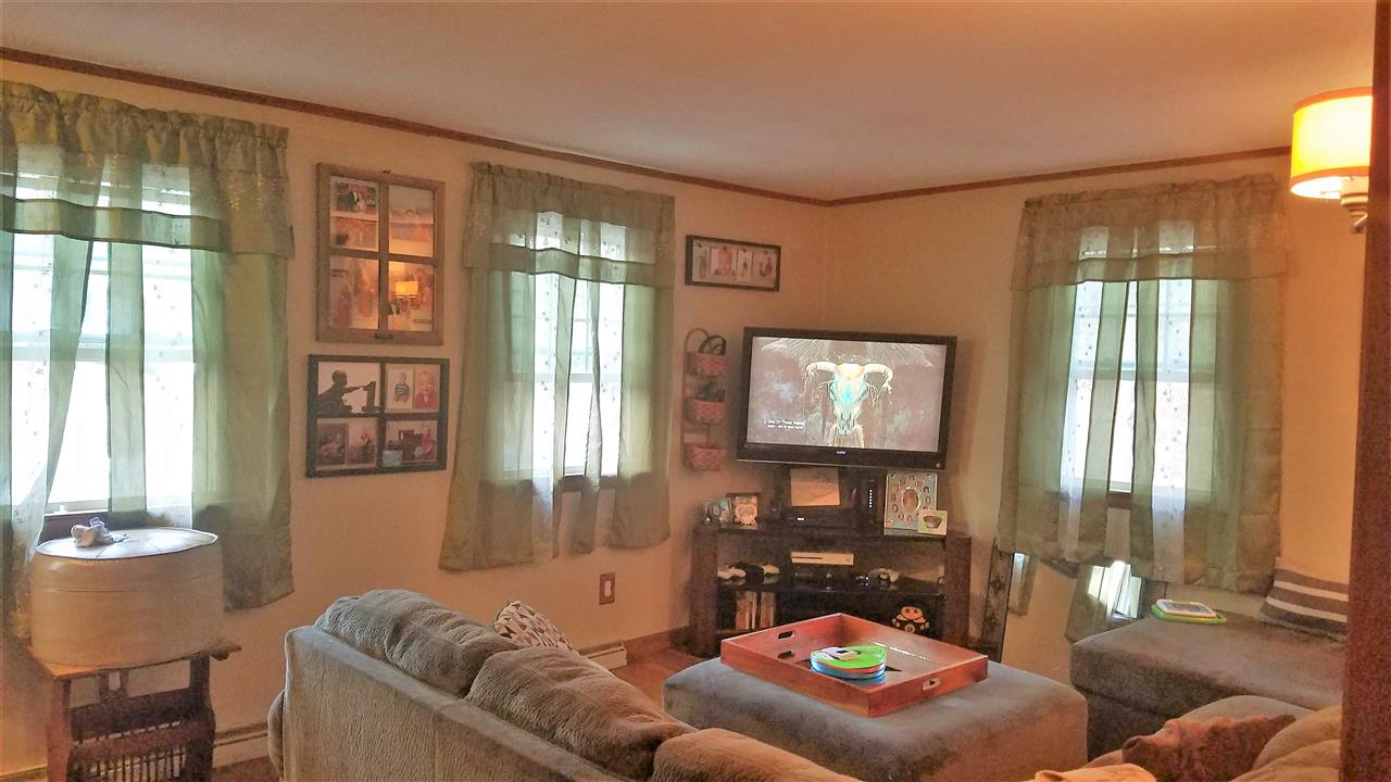 4 Heritage Road Pelham, NH 03076 - Photo 3 of 12