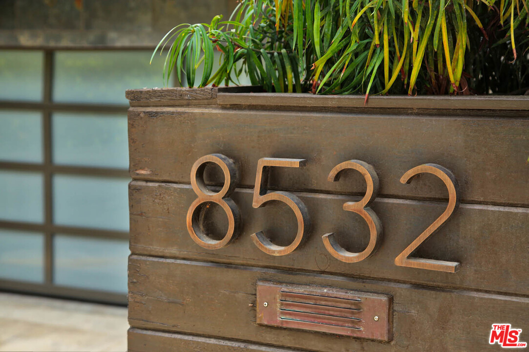 8532 Ridpath Drive Los Angeles, CA 90046 - Photo 2 of 52 a close view of sink