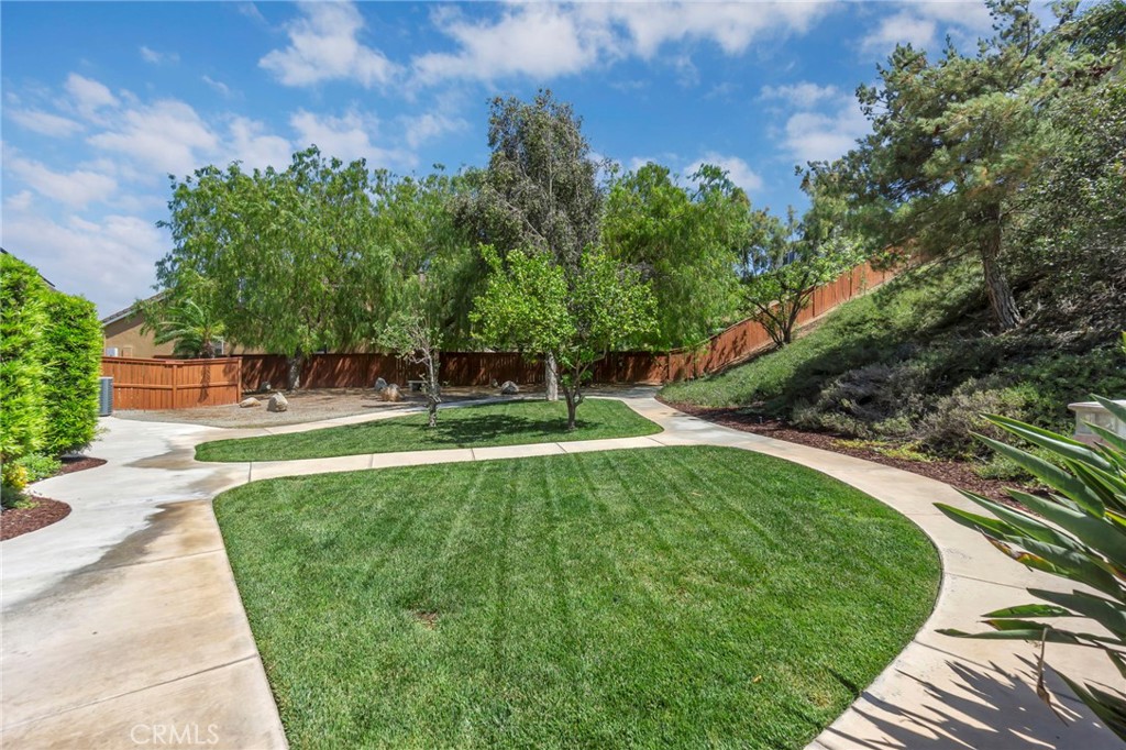 17089 Bluff Vista Court Riverside, CA 92503 - Photo 37 of 49