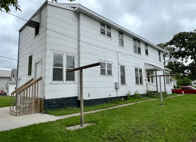 $99,900 | 217 5th Street South, Breckenridge, MN 56520