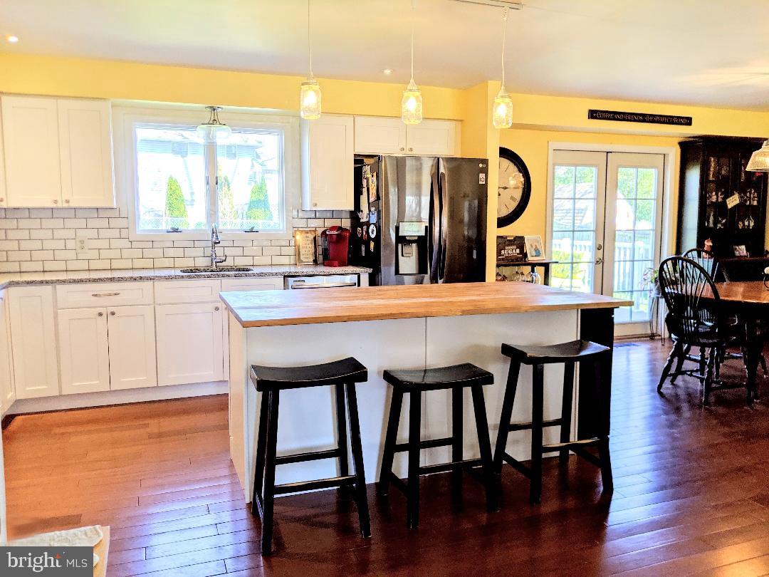 9 Rolling Road Stratford, NJ 08084 - Photo 8 of 27 kitchen with breakfast nook