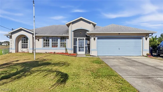 $330,000 | 203 Manatee Street, Fort Myers, FL 33913