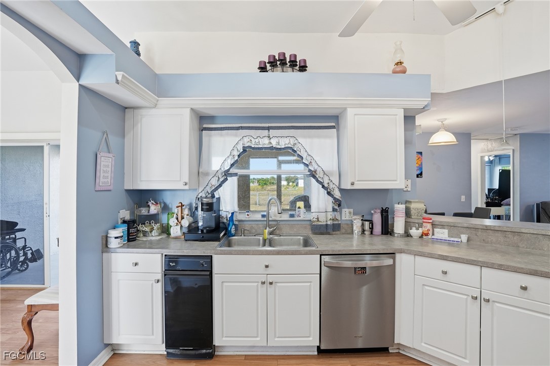 203 Manatee Street Fort Myers, FL 33913 - Photo 14 of 39