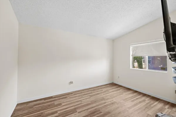 $319,000 | 4616 North River Road, Unit SPC 68, Oceanside, CA 92057