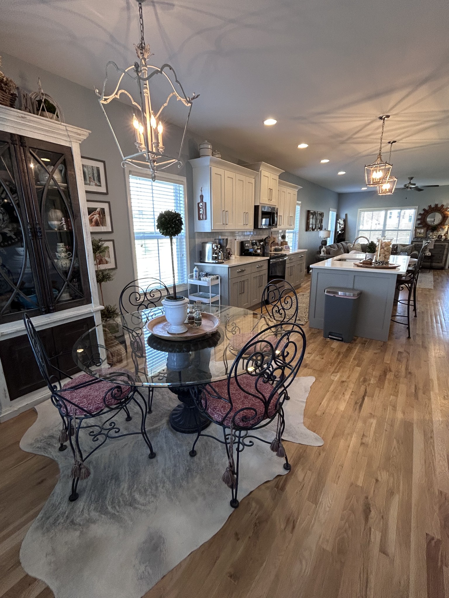 207 North Walnut Street Springfield, TN 37172 - Photo 7 of 14 a living room with lots of furniture and kitchen view