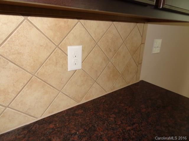 8942 Inverness Bay Road Charlotte, NC 28278 - Photo 5 of 24 Gallery Image 5