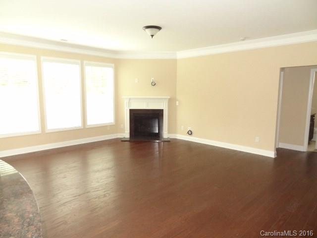 8942 Inverness Bay Road Charlotte, NC 28278 - Photo 6 of 24 Gallery Image 6