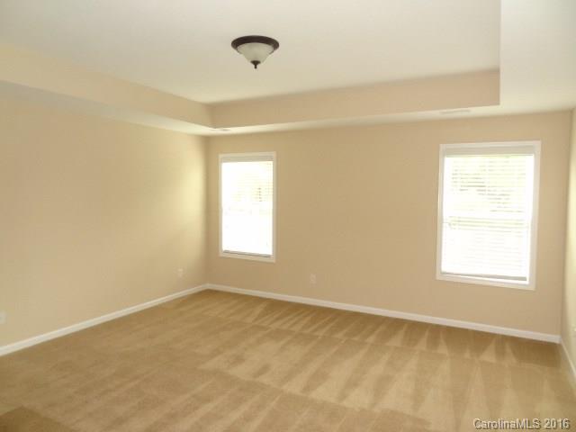 8942 Inverness Bay Road Charlotte, NC 28278 - Photo 8 of 24 Gallery Image 8