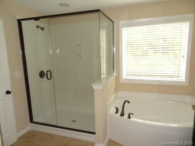 8942 Inverness Bay Road Charlotte, NC 28278 - Photo 9 of 24 Gallery Image 9