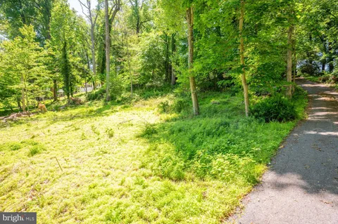 $950,000 | 401 Willington Drive, Silver Spring, MD 20904