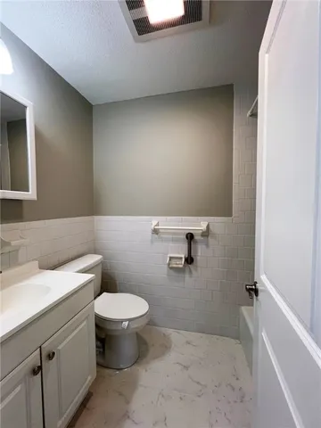 $1,825 | 1371 Mendon Road, Unit 28, Woonsocket, RI 02895