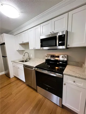 $1,750 | 1371 Mendon Road, Unit 28, Woonsocket, RI 02895