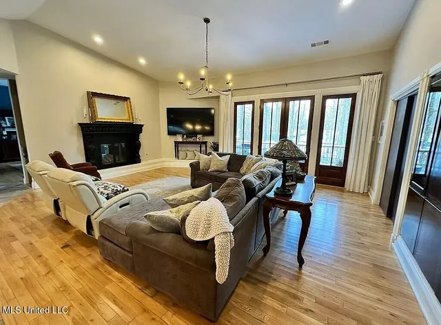 $679,900 | 1202 White Oak Drive, Hernando, MS 38632