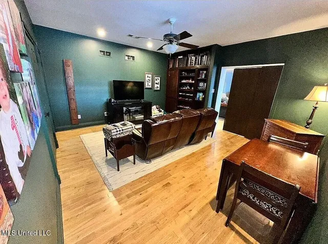 $679,900 | 1202 White Oak Drive, Hernando, MS 38632