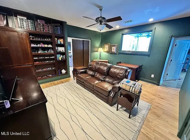 $679,900 | 1202 White Oak Drive, Hernando, MS 38632