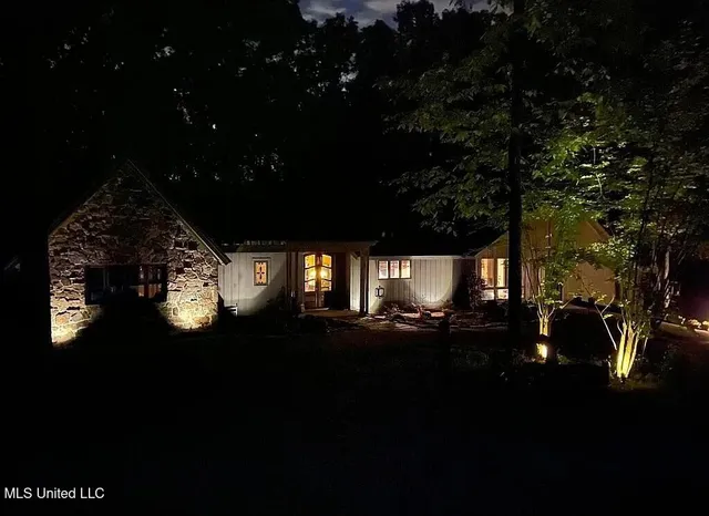 $679,900 | 1202 White Oak Drive, Hernando, MS 38632