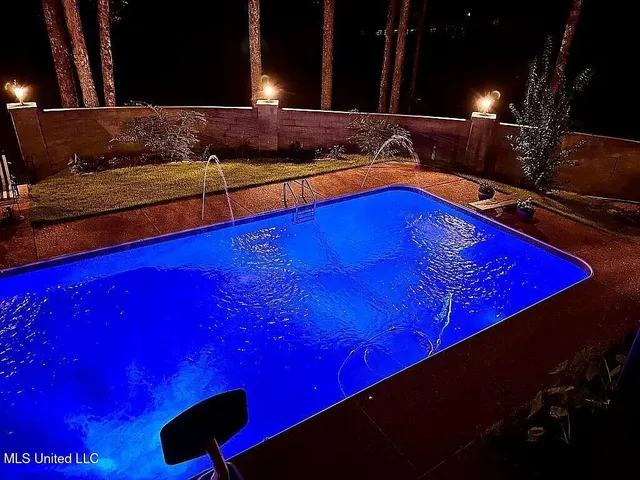 $679,900 | 1202 White Oak Drive, Hernando, MS 38632